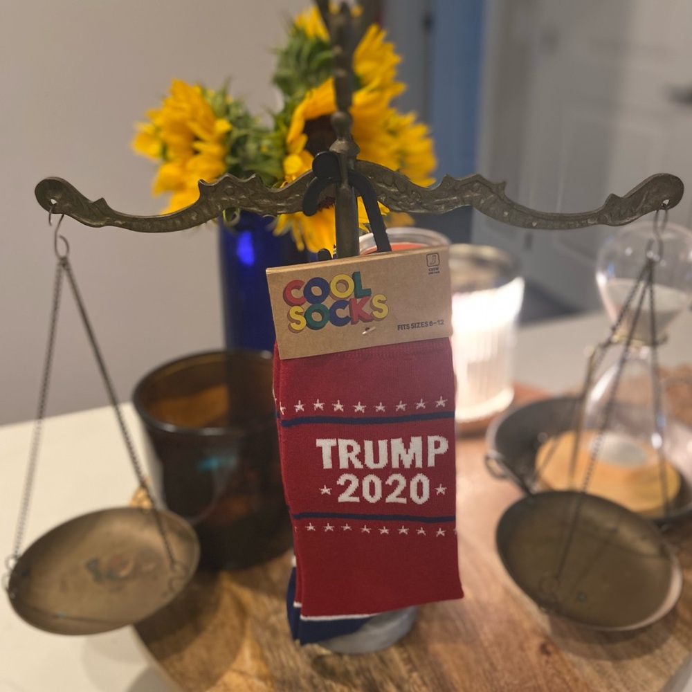 NWT VTG deadstock 2020 Trump novelty socks